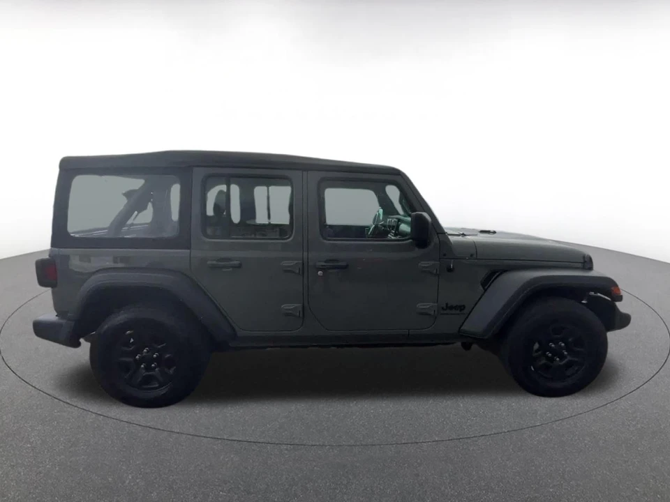 2023 Jeep JL Wrangler - Image 17 of 31