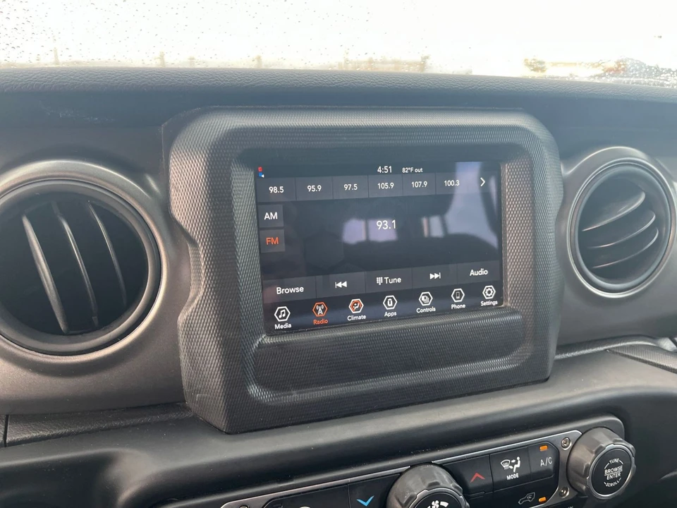 2023 Jeep JL Wrangler - Image 20 of 31
