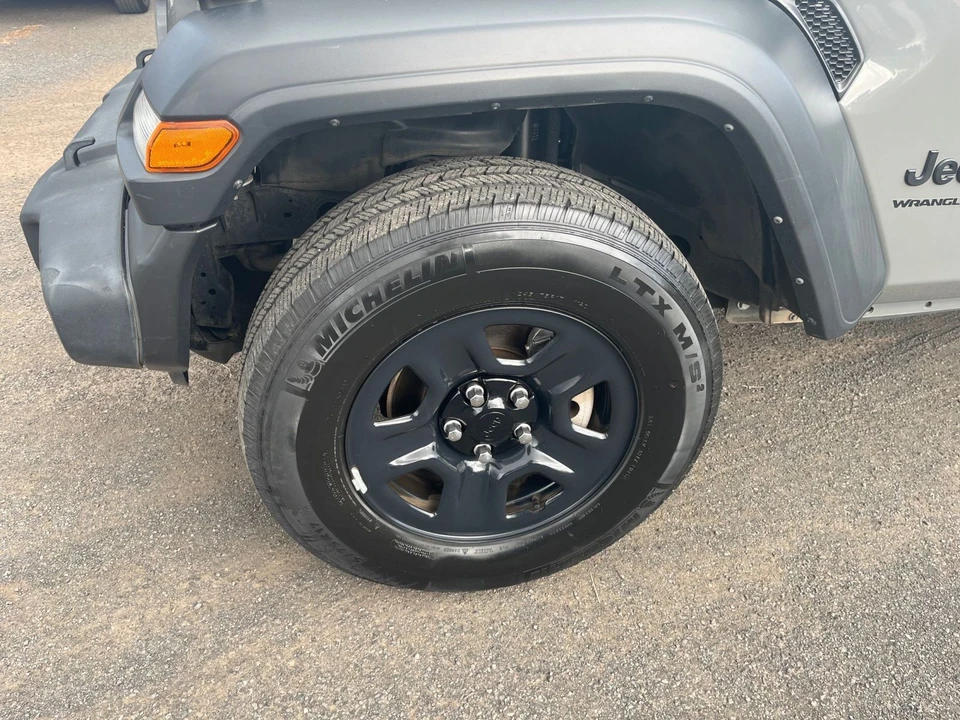 2023 Jeep JL Wrangler - Image 28 of 31