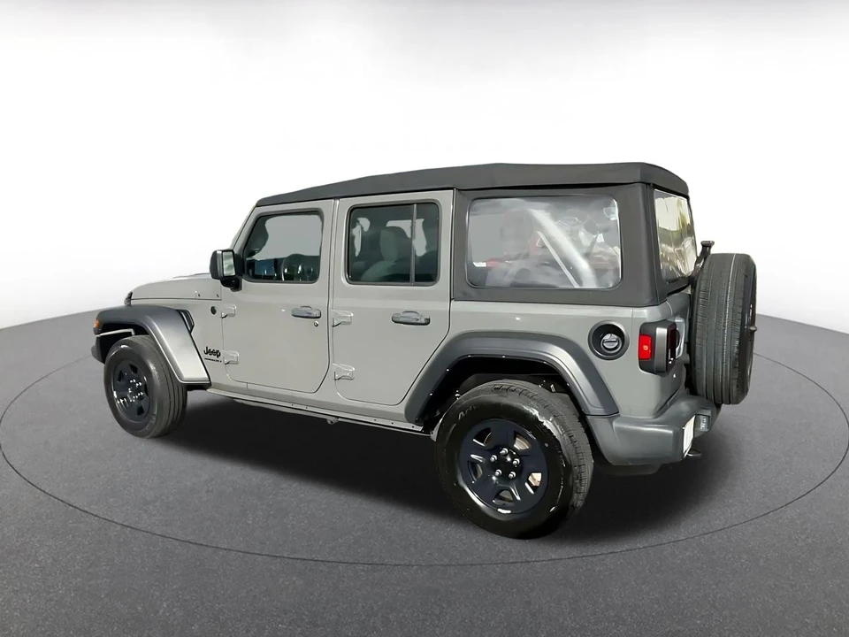 2023 Jeep JL Wrangler - Image 11 of 31