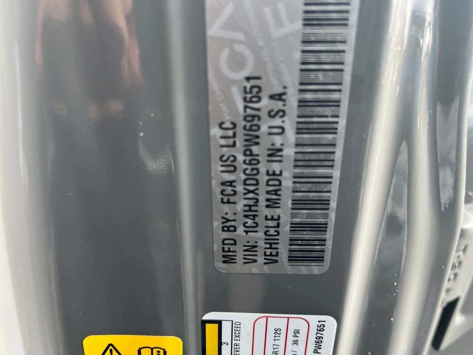 2023 Jeep JL Wrangler - Image 27 of 31