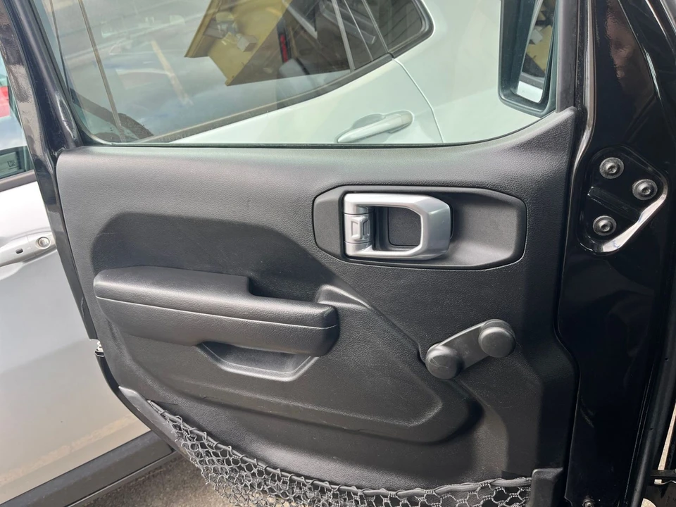 2023 Jeep JL Wrangler - Image 20 of 31