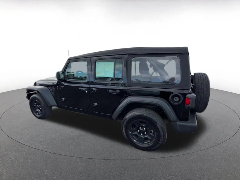 2023 Jeep JL Wrangler - Image 11 of 31