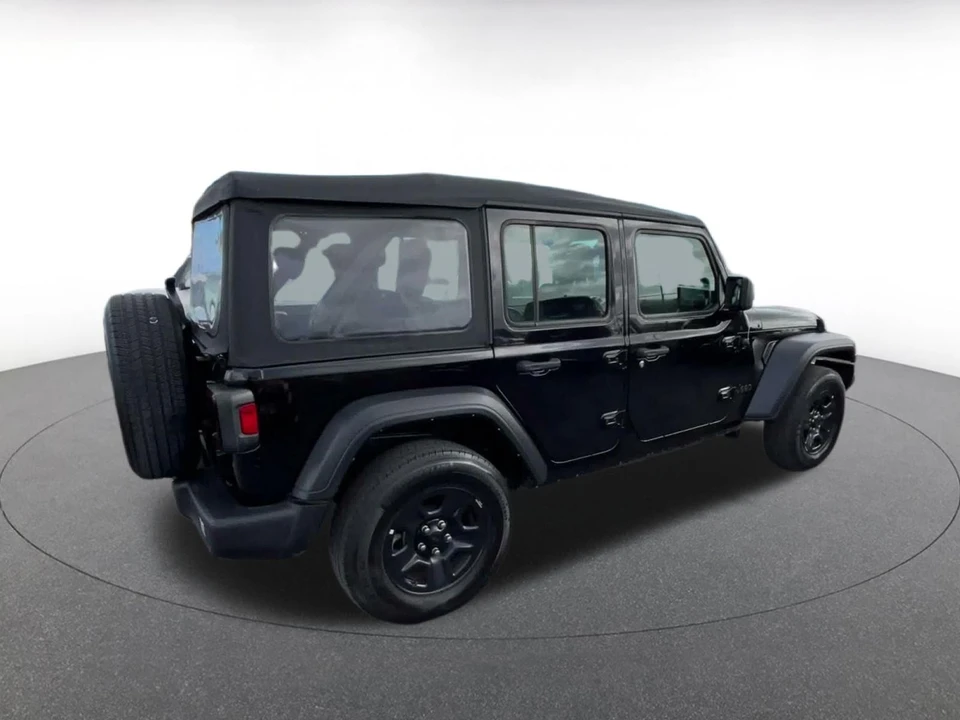 2023 Jeep JL Wrangler - Image 15 of 31