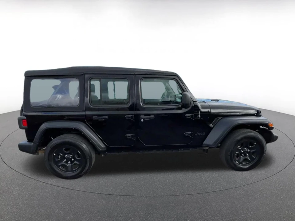 2023 Jeep JL Wrangler - Image 17 of 31