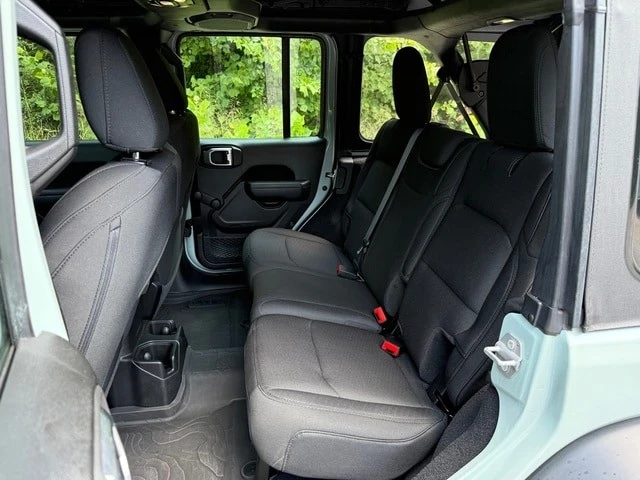 2023 Jeep JL Wrangler - Image 14 of 26