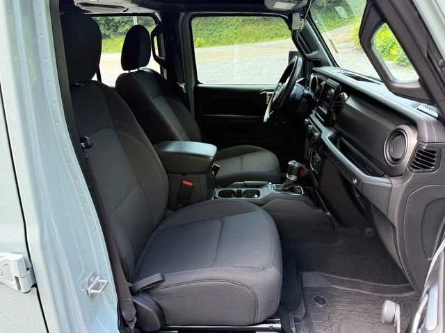 2023 Jeep JL Wrangler - Image 17 of 26
