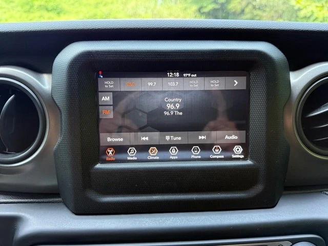 2023 Jeep JL Wrangler - Image 20 of 26