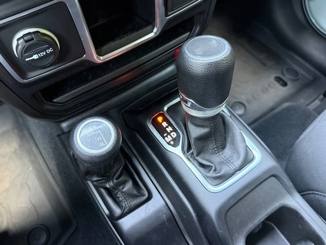 2023 Jeep JL Wrangler - Image 23 of 26