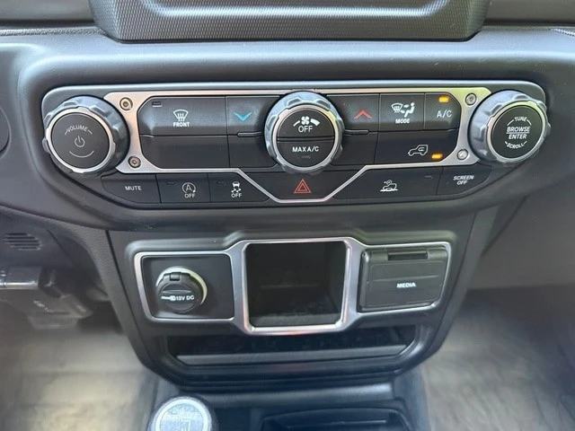 2023 Jeep JL Wrangler - Image 22 of 26