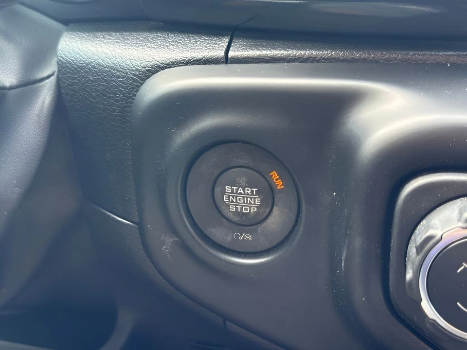 2023 Jeep JL Wrangler - Image 24 of 31