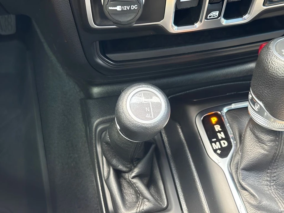 2023 Jeep JL Wrangler - Image 25 of 31