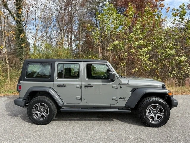 2023 Jeep JL Wrangler - Image 5 of 12
