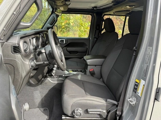 2023 Jeep JL Wrangler - Image 11 of 12