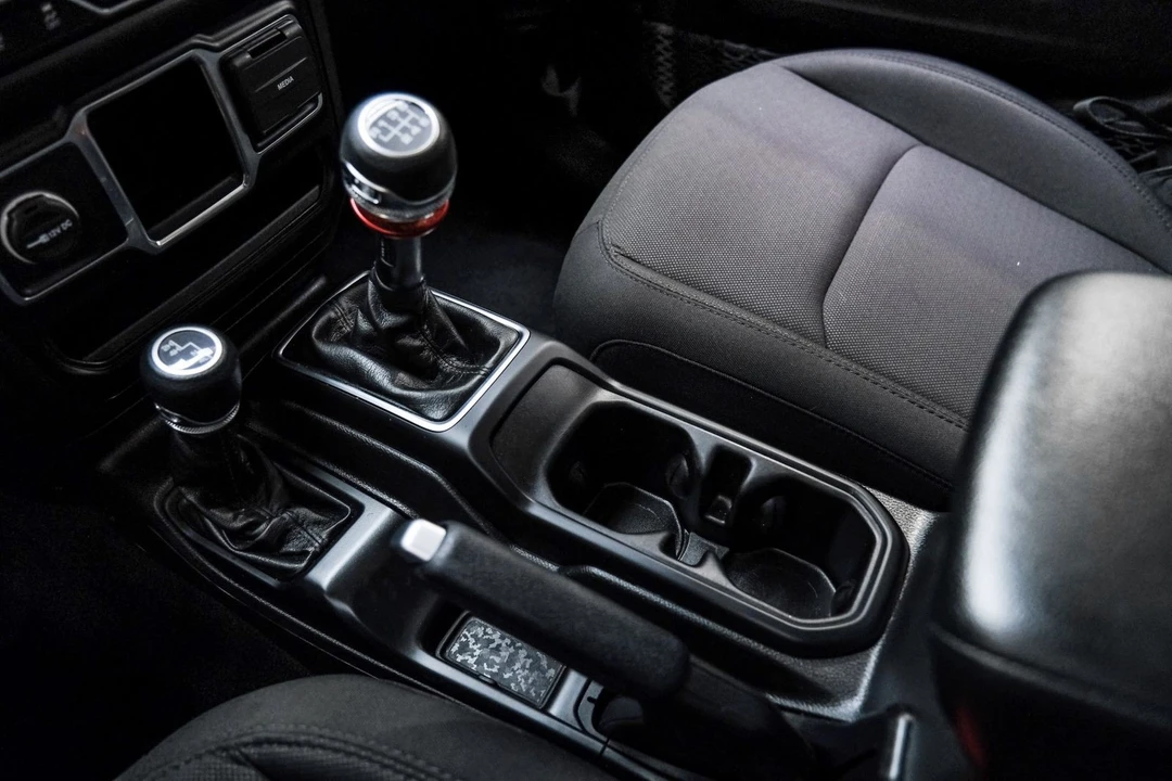 2023 Jeep JL Wrangler - Image 10 of 12