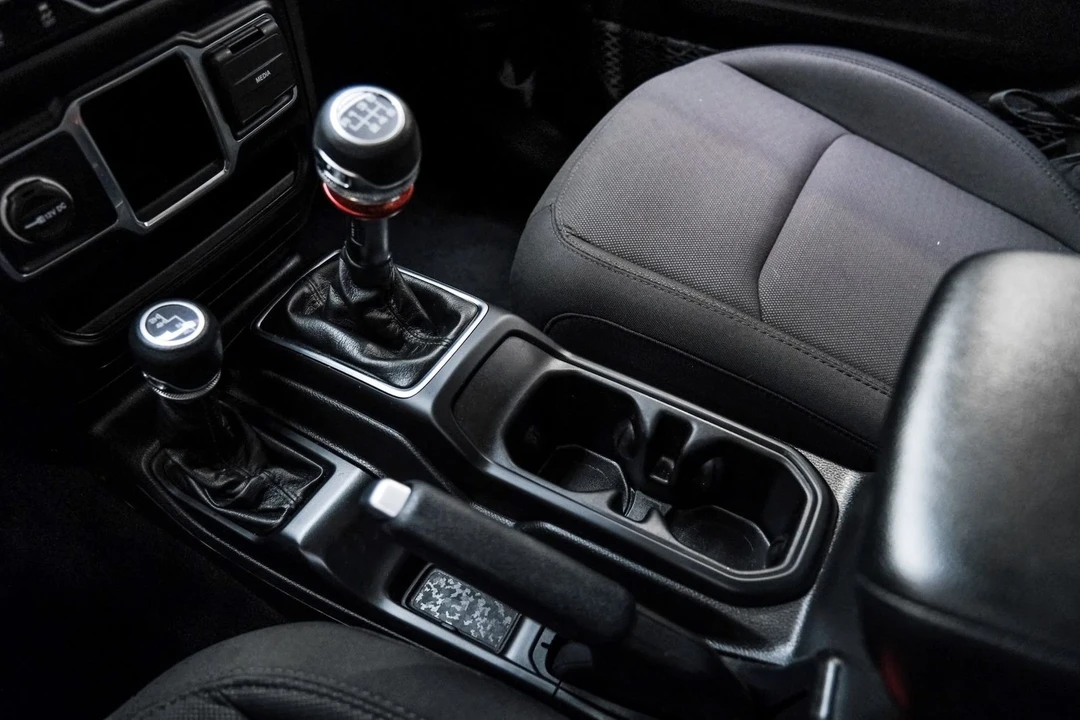 2023 Jeep JL Wrangler - Image 10 of 12