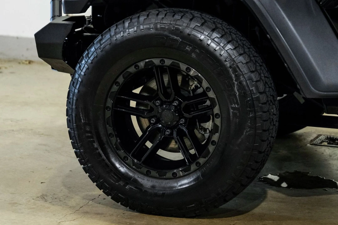 2023 Jeep JL Wrangler - Image 5 of 12