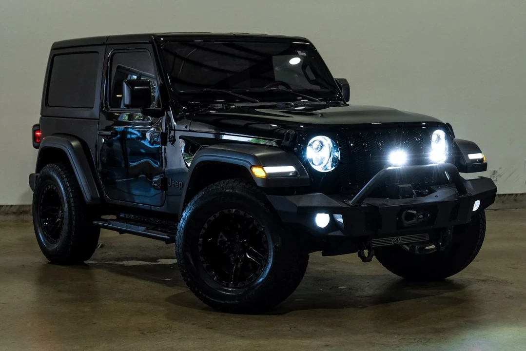 2023 Jeep JL Wrangler - Image 4 of 12