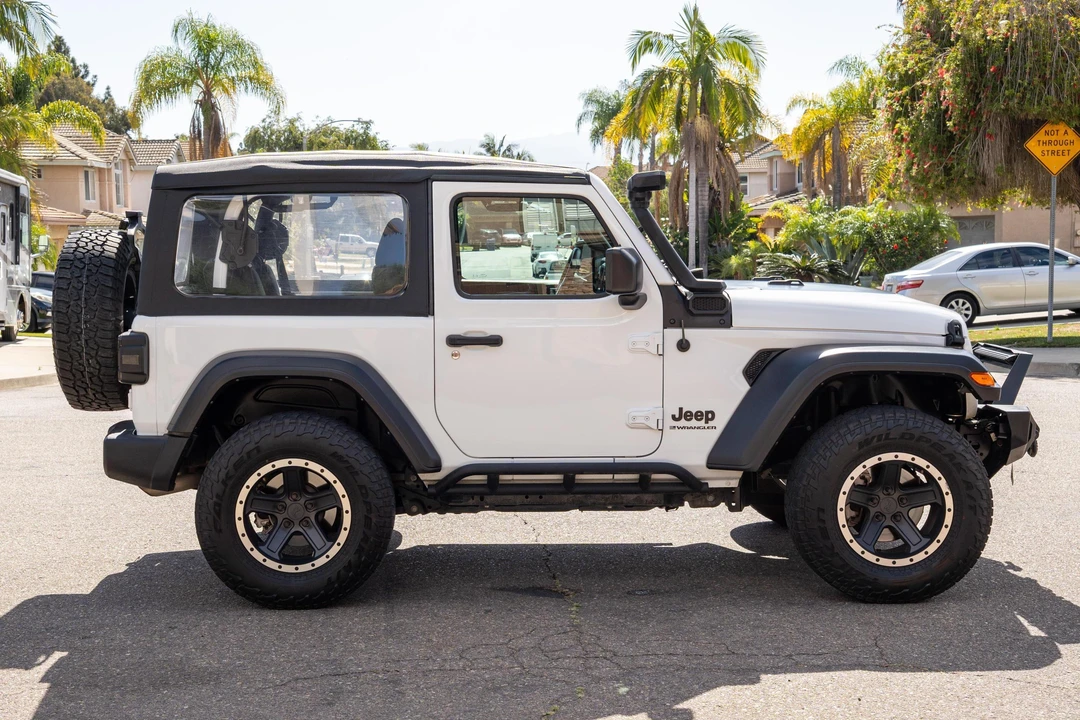 2023 Jeep JL Wrangler - Image 3 of 31