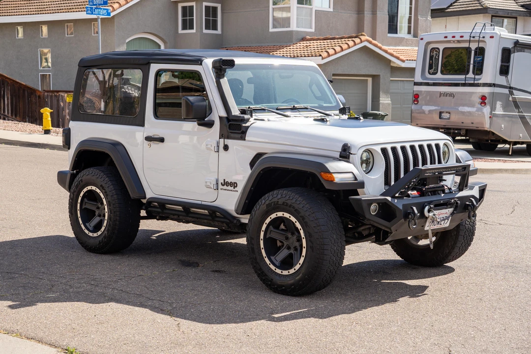 2023 Jeep JL Wrangler - Image 9 of 31