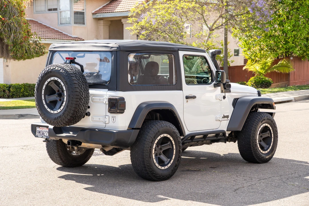 2023 Jeep JL Wrangler - Image 8 of 31