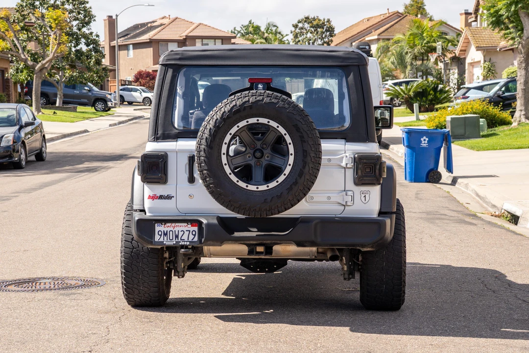 2023 Jeep JL Wrangler - Image 7 of 31