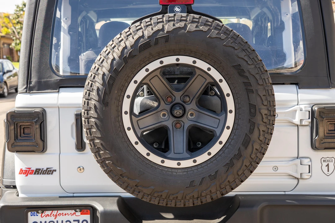 2023 Jeep JL Wrangler - Image 20 of 31