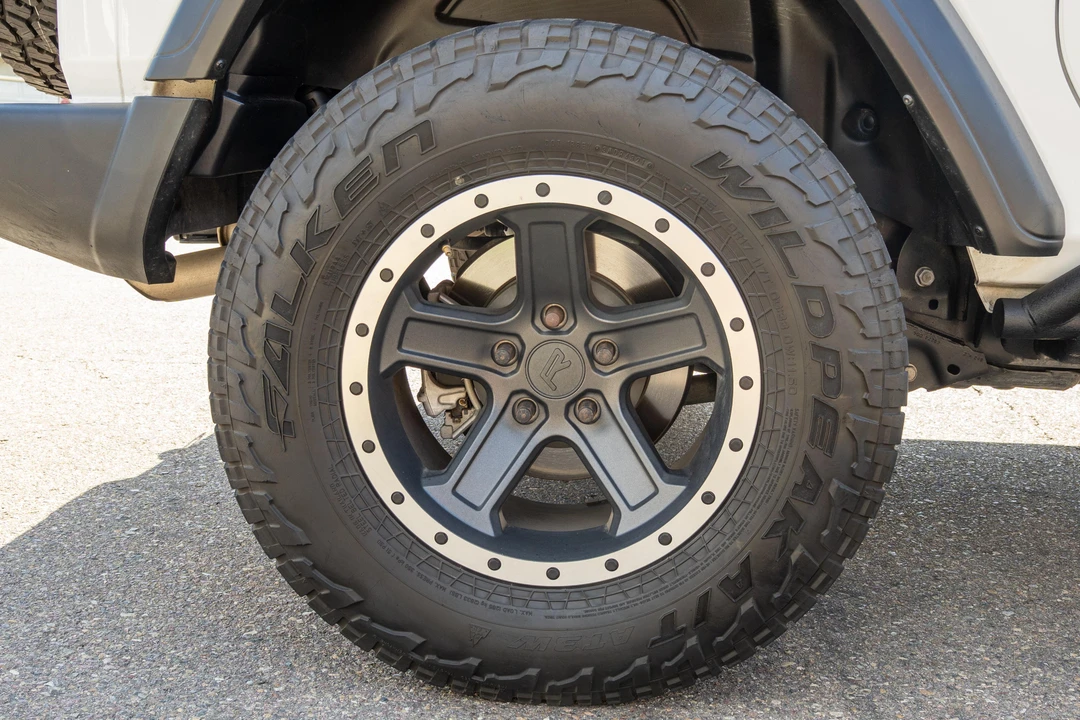 2023 Jeep JL Wrangler - Image 23 of 31