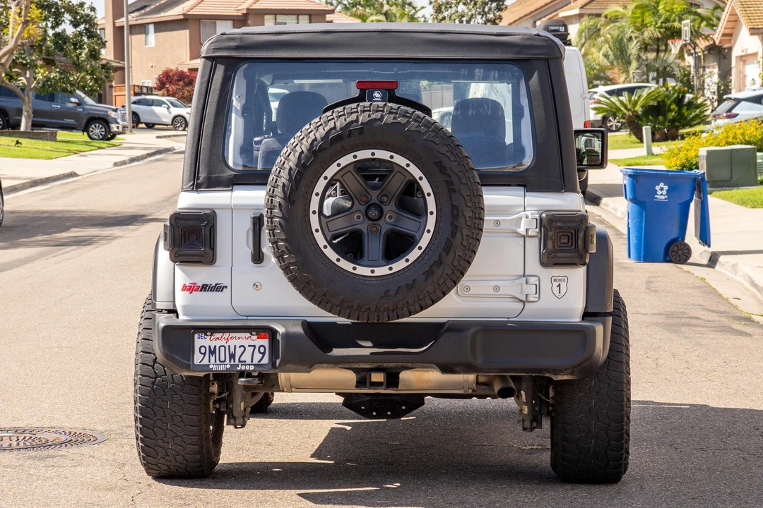 2023 Jeep JL Wrangler - Image 5 of 31