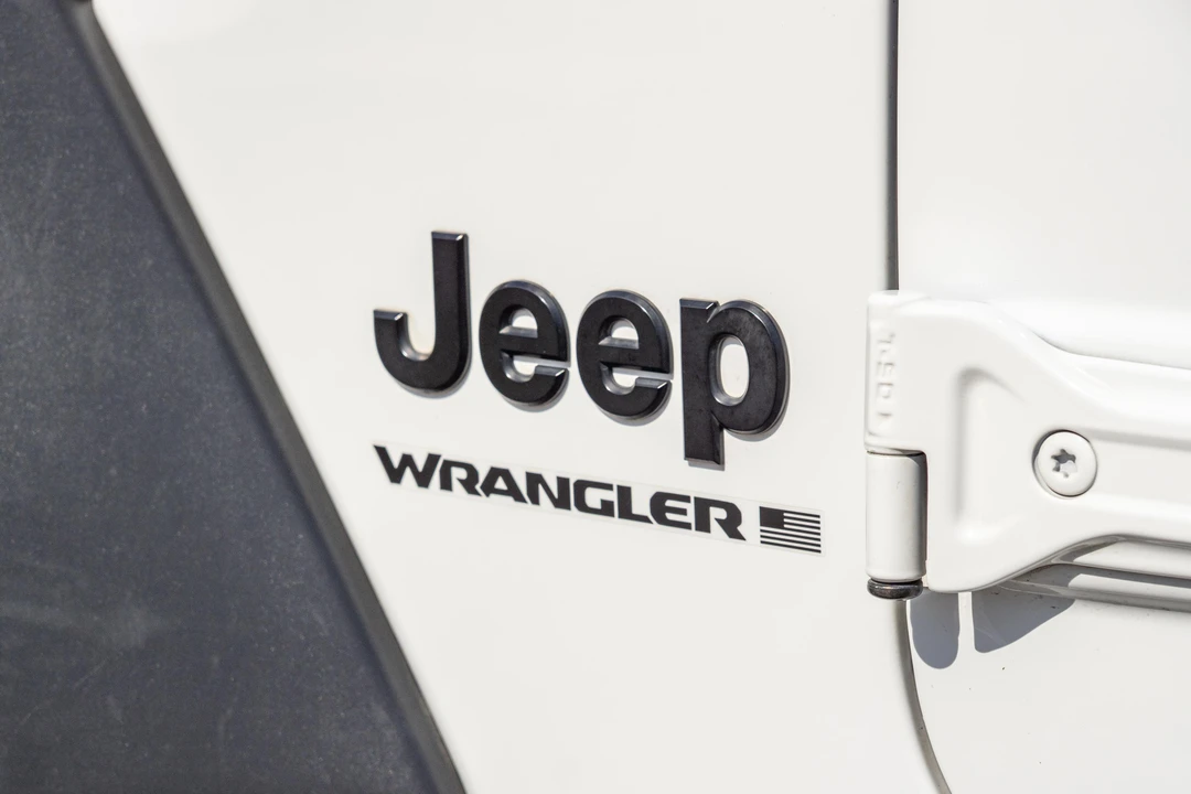 2023 Jeep JL Wrangler - Image 13 of 31