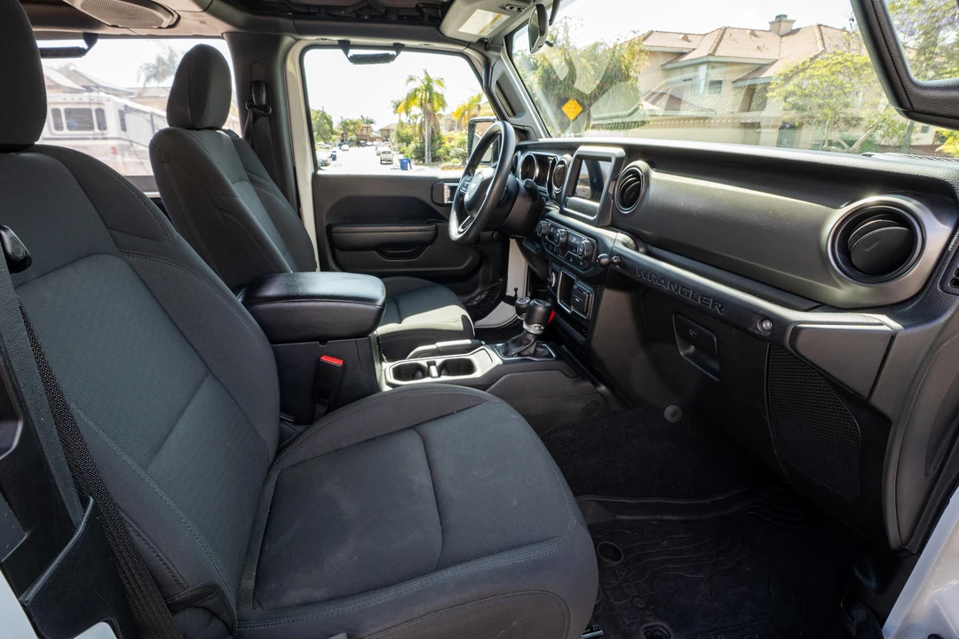 2023 Jeep JL Wrangler - Image 30 of 31