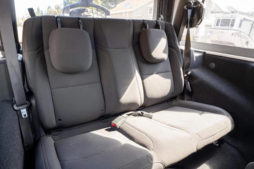 2023 Jeep JL Wrangler - Image 27 of 31