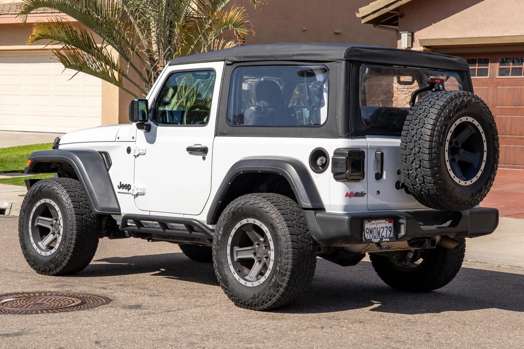 2023 Jeep JL Wrangler - Image 4 of 31