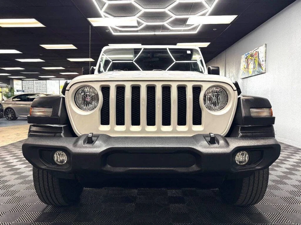 2023 Jeep JL Wrangler - Image 3 of 31