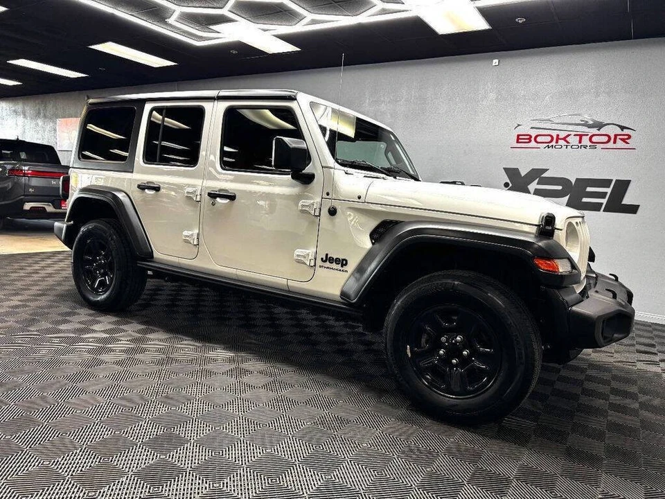 2023 Jeep JL Wrangler - Image 2 of 31