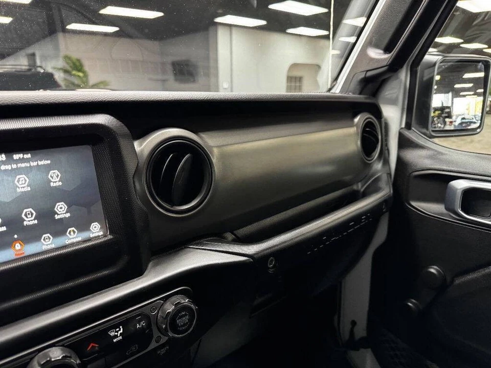 2023 Jeep JL Wrangler - Image 27 of 31