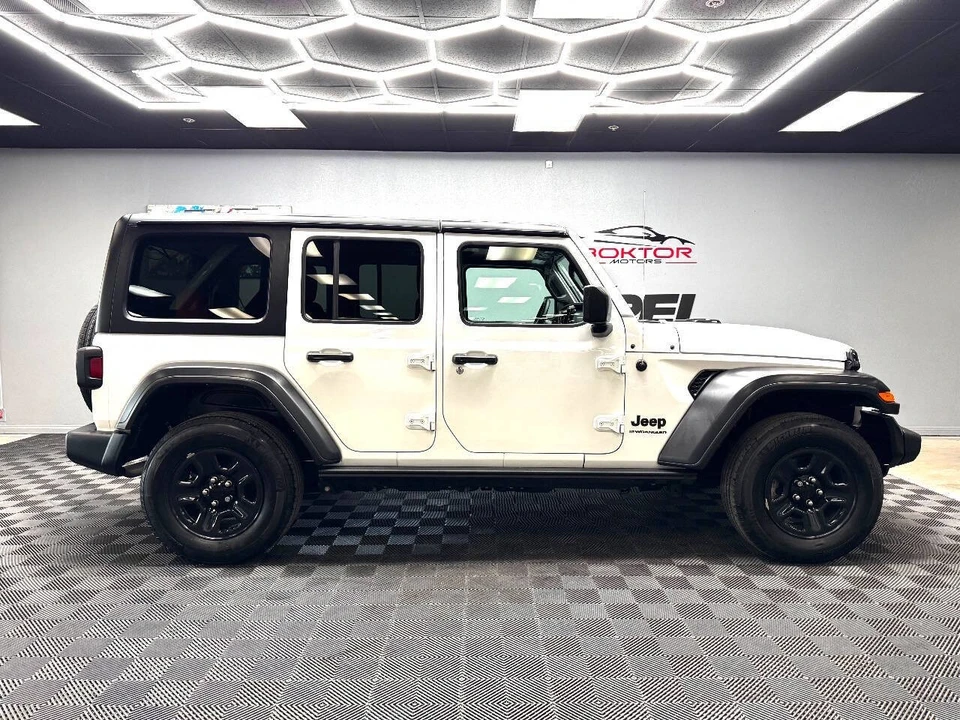 2023 Jeep JL Wrangler - Image 14 of 21