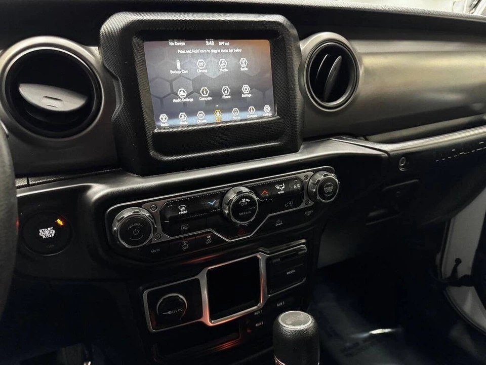 2023 Jeep JL Wrangler - Image 25 of 31