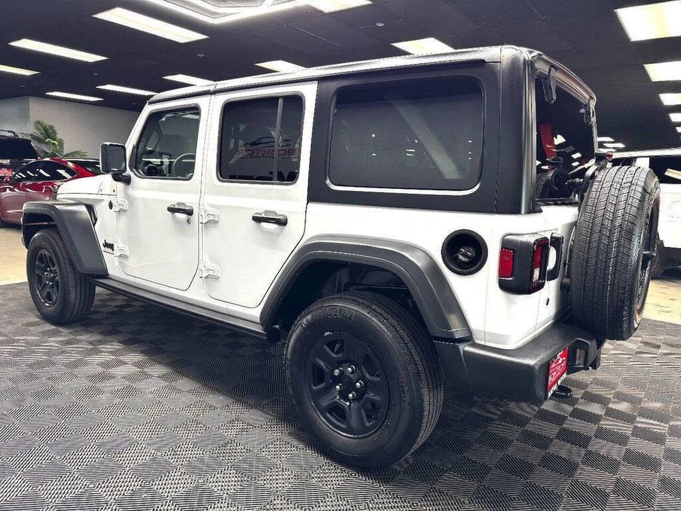 2023 Jeep JL Wrangler - Image 9 of 31