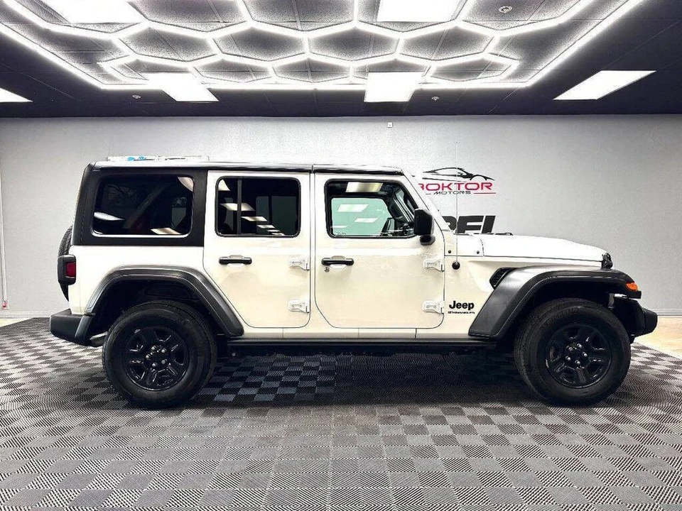 2023 Jeep JL Wrangler - Image 17 of 31