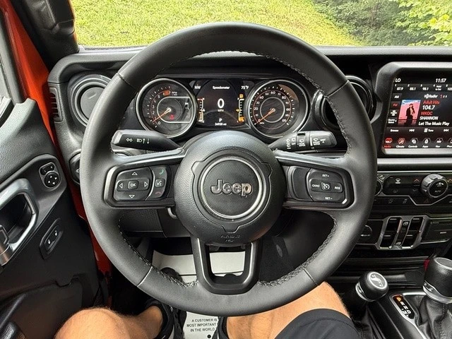 2023 Jeep JL Wrangler - Image 19 of 31