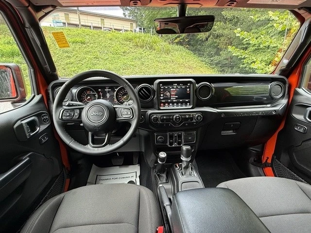 2023 Jeep JL Wrangler - Image 10 of 31