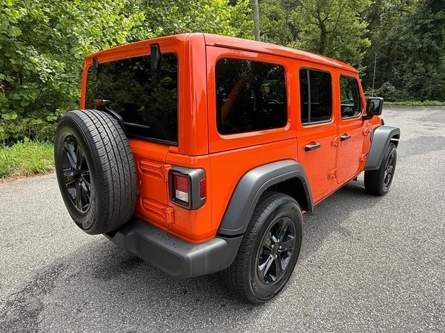 2023 Jeep JL Wrangler - Image 6 of 31