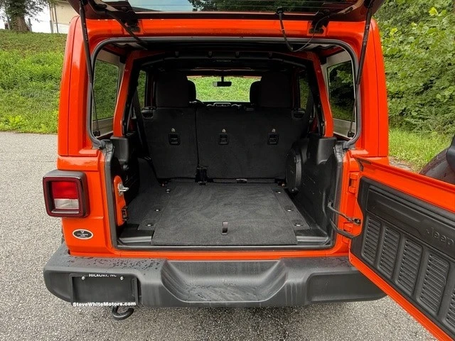 2023 Jeep JL Wrangler - Image 15 of 31