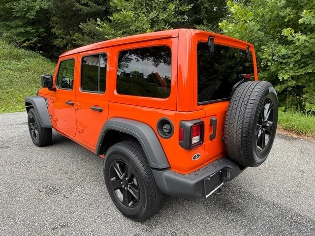 2023 Jeep JL Wrangler - Image 8 of 31