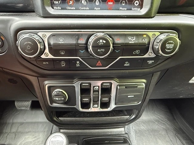 2023 Jeep JL Wrangler - Image 24 of 31