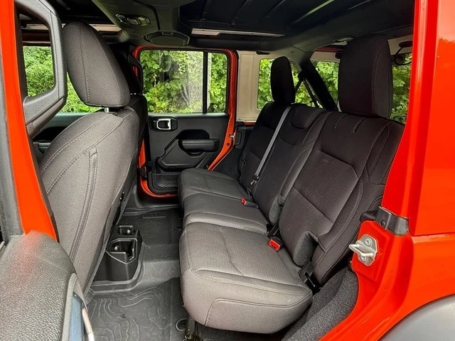 2023 Jeep JL Wrangler - Image 14 of 31