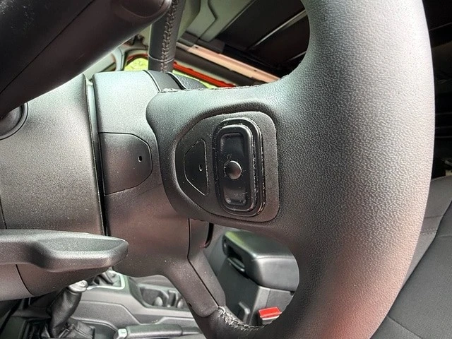 2023 Jeep JL Wrangler - Image 13 of 31
