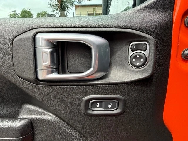 2023 Jeep JL Wrangler - Image 12 of 31