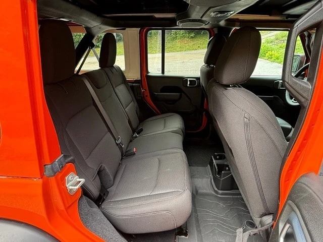 2023 Jeep JL Wrangler - Image 17 of 31